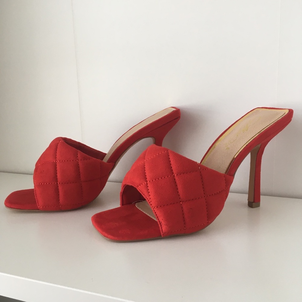 4” Faux Suede Mule Quilted Heels (Red)